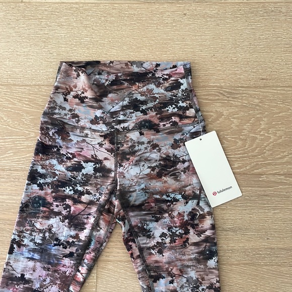 NWT Lulu Lemon Align Pants Size 4. 💕 - Picture 3 of 4